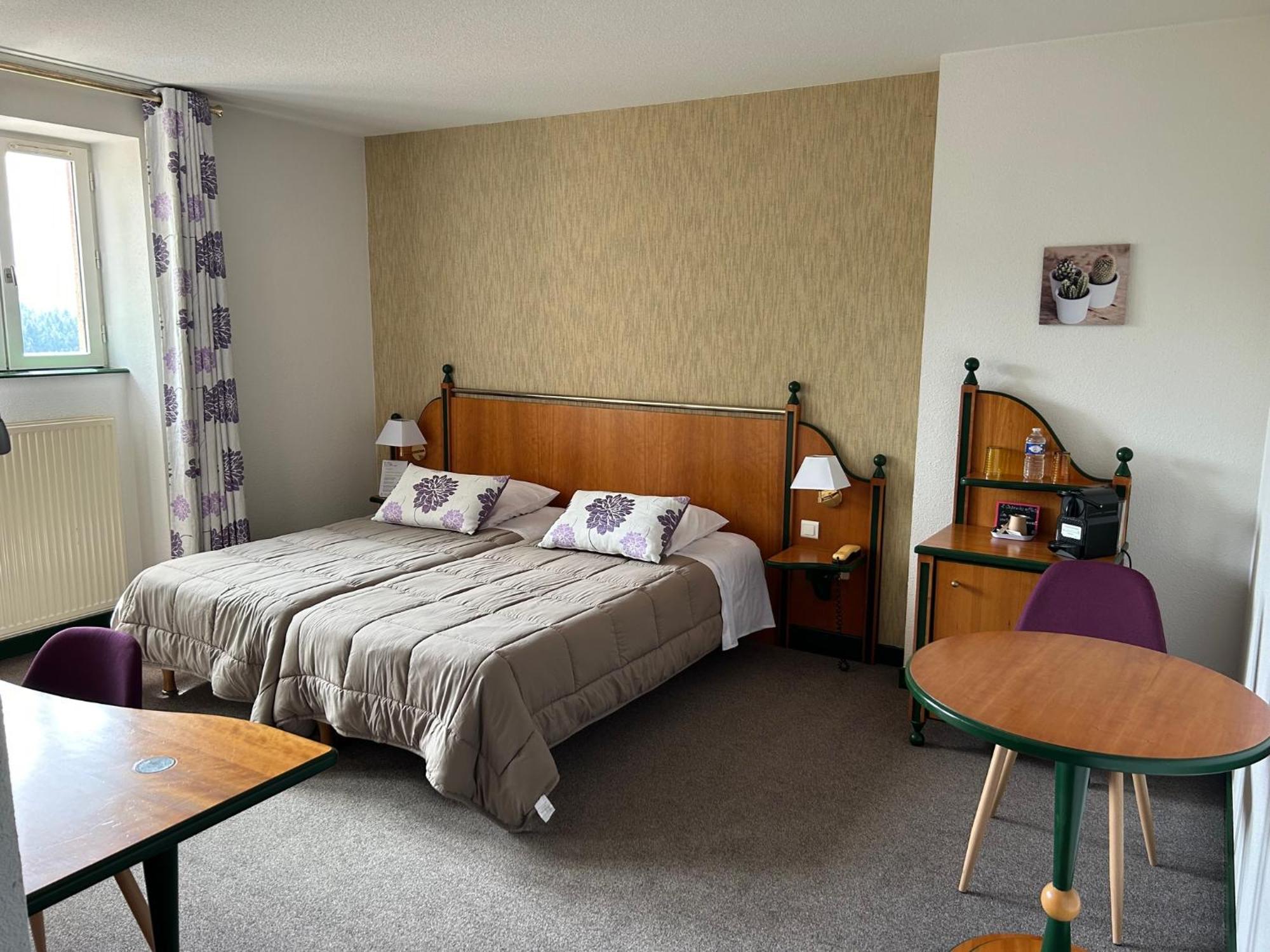 Le Bel Vue Hotell Le Cergne Eksteriør bilde