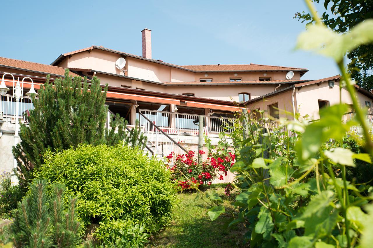 Le Bel Vue Hotell Le Cergne Eksteriør bilde